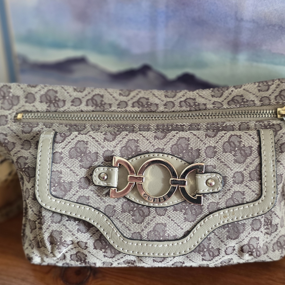 GUESS Patterned Women's Fanny Pack